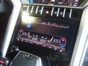 ランボルギーニ ウルス 正規ディーラー車　左ハンドル　 中古車