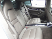 ポルシェ&nbsp;パナメーラ&nbsp;正規ディーラー車　右ハンドル　PDK&nbsp;中古車