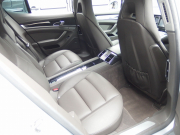 ポルシェ&nbsp;パナメーラ&nbsp;正規ディーラー車　右ハンドル　PDK&nbsp;中古車