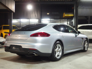 ポルシェ&nbsp;パナメーラ&nbsp;正規ディーラー車　右ハンドル　PDK&nbsp;中古車