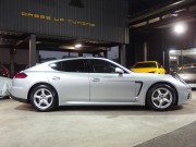 ポルシェ&nbsp;パナメーラ&nbsp;正規ディーラー車　右ハンドル　PDK&nbsp;中古車