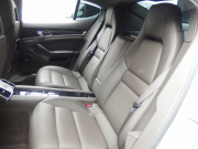 ポルシェ&nbsp;パナメーラ&nbsp;正規ディーラー車　右ハンドル　PDK&nbsp;中古車