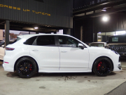 ポルシェ&nbsp;カイエン&nbsp;正規ディーラー車　右ハンドル　EUR-GTエアロ&nbsp;中古車