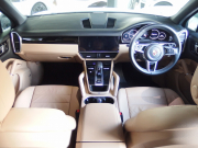 ポルシェ&nbsp;カイエン&nbsp;2019yモデル　正規ディーラー車　右ハンドル&nbsp;中古車