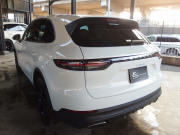 ポルシェ&nbsp;カイエン&nbsp;2019yモデル　正規ディーラー車　右ハンドル&nbsp;中古車