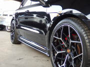 ポルシェ&nbsp;マカン&nbsp;ターボ　2016yモデル　正規ディーラー車　右ハンドル　EUR-GTエアロ　ES22インチアルミホイール　ESローダウンサス&nbsp;中古車