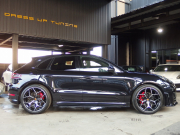 ポルシェ&nbsp;マカン&nbsp;ターボ　2016yモデル　正規ディーラー車　右ハンドル　EUR-GTエアロ　ES22インチアルミホイール　ESローダウンサス&nbsp;中古車