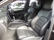 ポルシェ&nbsp;マカン&nbsp;ターボ　2016yモデル　正規ディーラー車　右ハンドル　EUR-GTエアロ　ES22インチアルミホイール　ESローダウンサス&nbsp;中古車