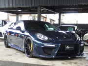 ポルシェ&nbsp;パナメーラ&nbsp;正規ディーラー車　右ハンドル　PDK　EUR-GTエアロ　ES22インチアルミホイール　ESダウンサス　&nbsp;中古車