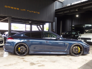 ポルシェ&nbsp;パナメーラ&nbsp;正規ディーラー車　右ハンドル　PDK　EUR-GTエアロ　ES22インチアルミホイール　ESダウンサス　&nbsp;中古車
