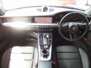 ポルシェ&nbsp;911(Type992)&nbsp;カレラ4　PDK　スポーツクロノ　レザーインテリア　シートヒーター&nbsp;中古車