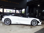 マクラーレン&nbsp;720S&nbsp;スパイダー　正規ディーラー車　左ハンドル　フロントリフトシステム&nbsp;中古車